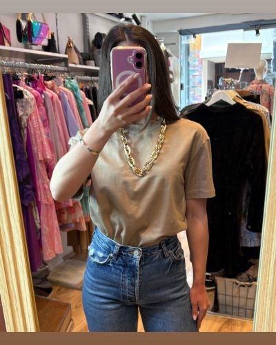 Τ-shirt με κολιέ